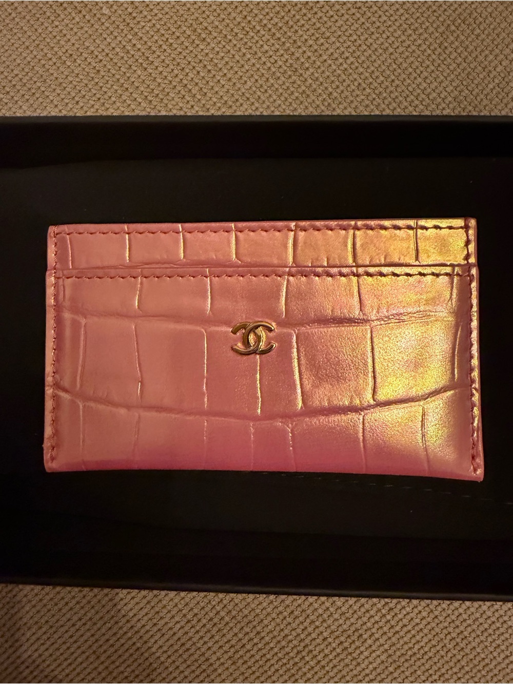 CHANEL 26K Pink Irridescent Croc-Embossed Flat Cardholder